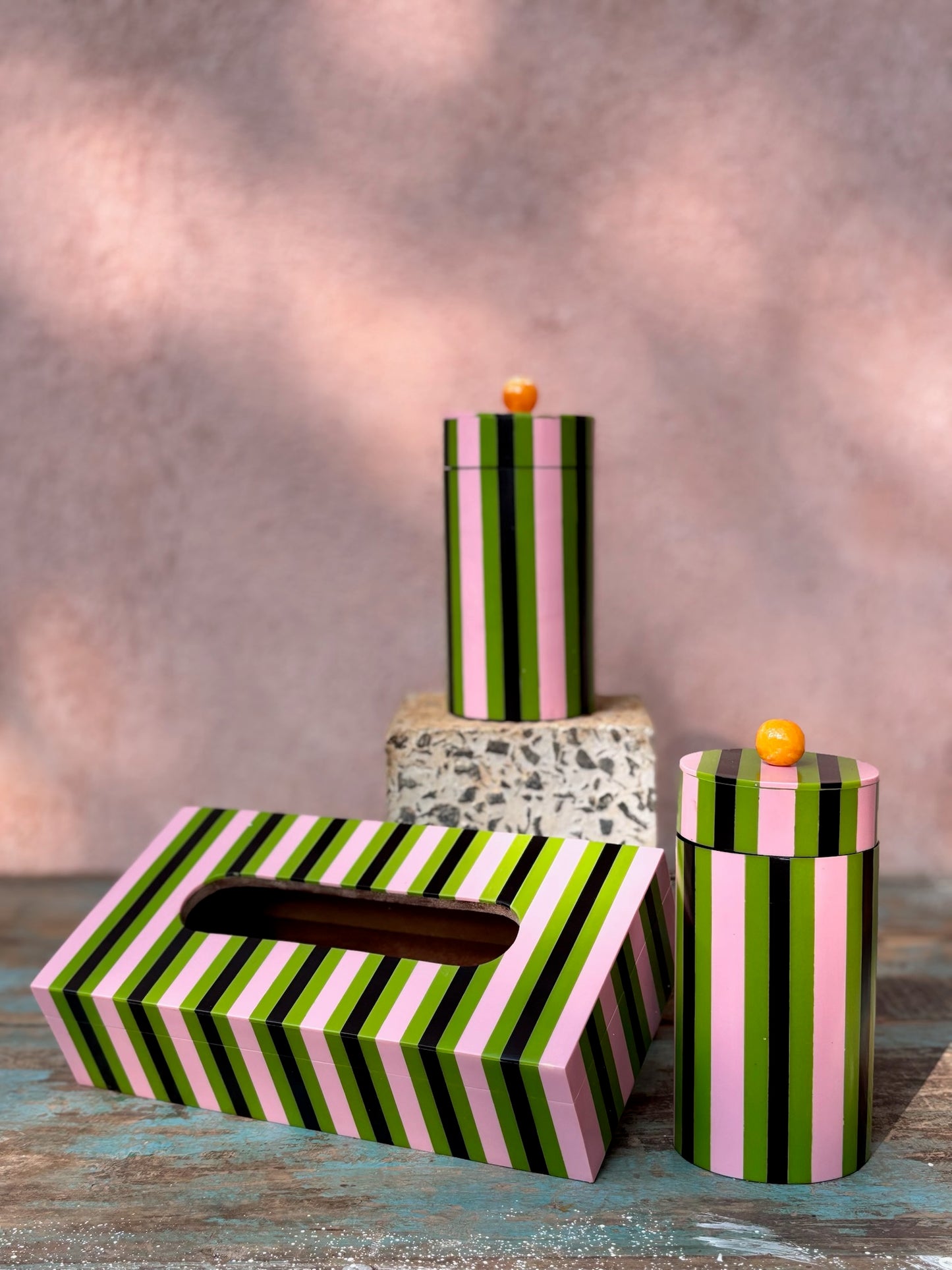 Liquorice Tissue Holder