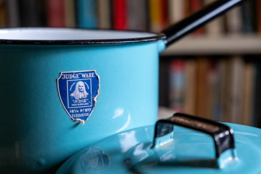 Judgeware Enamel Pot